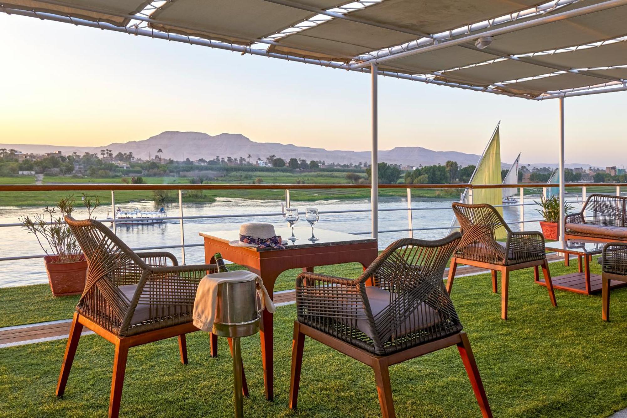Moevenpick Royal Lily Nile Cruise, Every Monday Four Nights From Luxor, Every Friday Three Nights From Aswan - Including Excursions & Sightseeing Exterior foto
